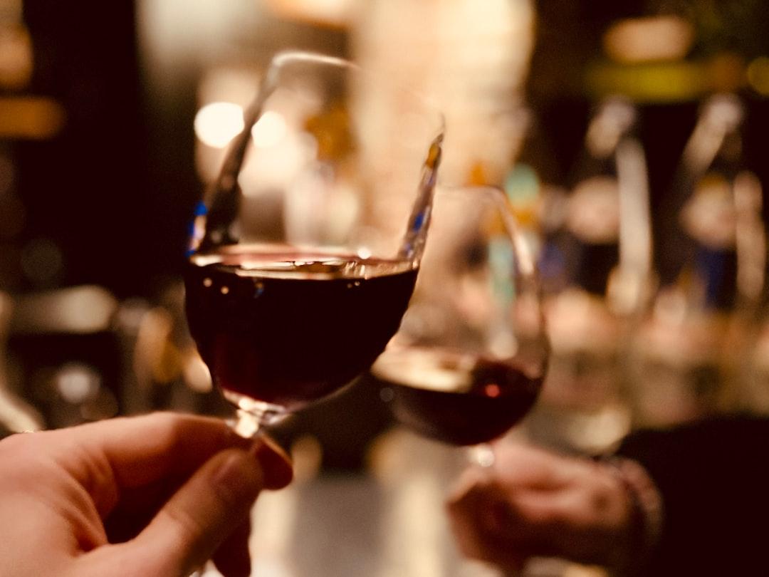 Copa de vino de la casa – imagen 1